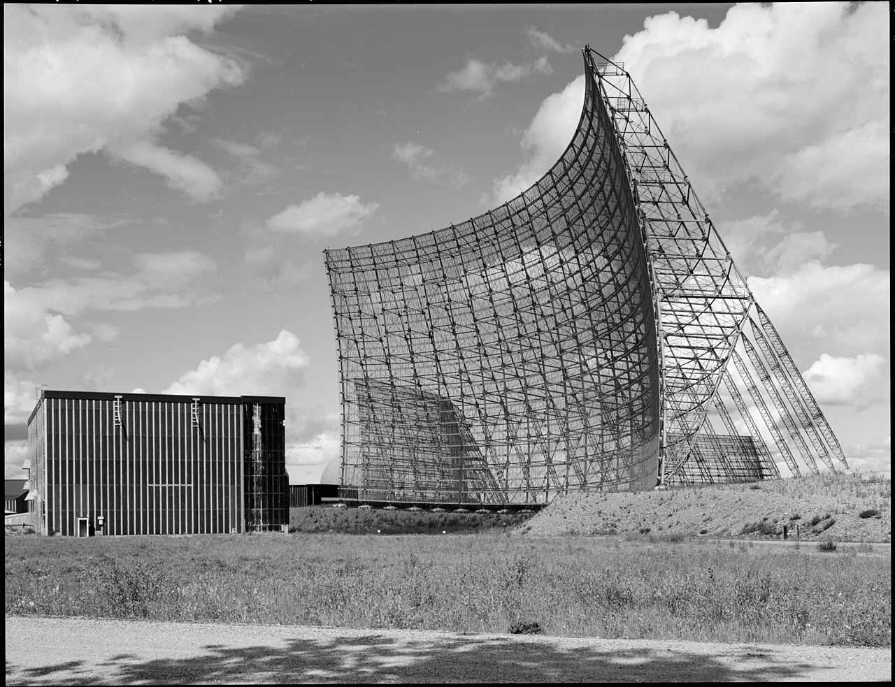 Historical file photo of a BMEWS radar antenna at Clear Air Force Station, Alaska. Illustrative radar context; not a photograph of the reported equipment or event.